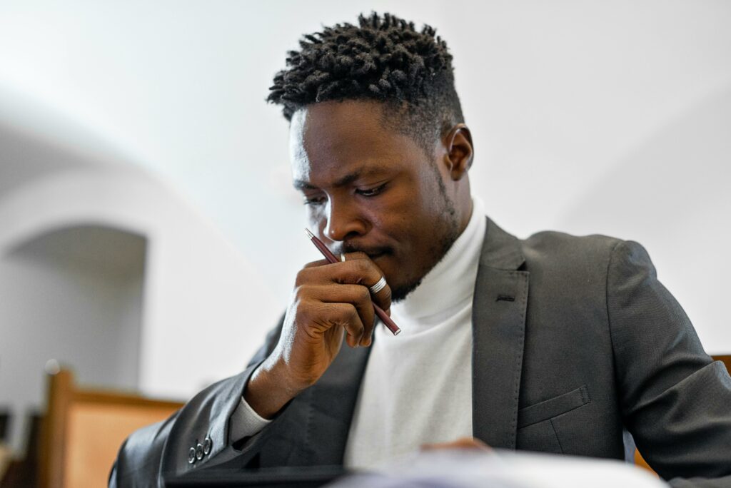 un director de ventas muy atento para evitar errores